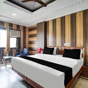*** Hotel Super Collection O Paras Circle Formerly Osheen Palace India